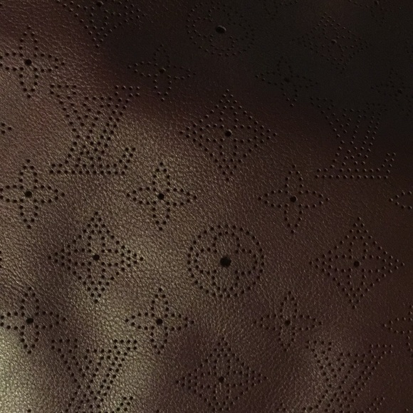 Authentic Louis Vuitton Onatah Mahina Bag. - Picture 5 of 13